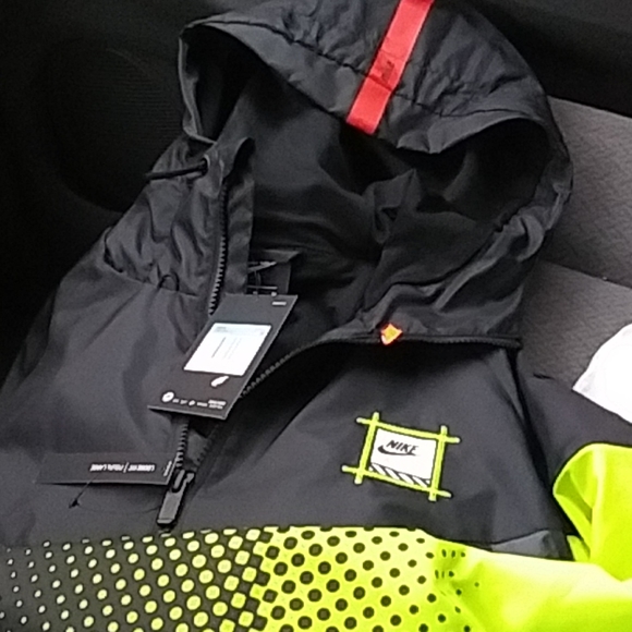 Nike Jacket - Picture 3 of 4